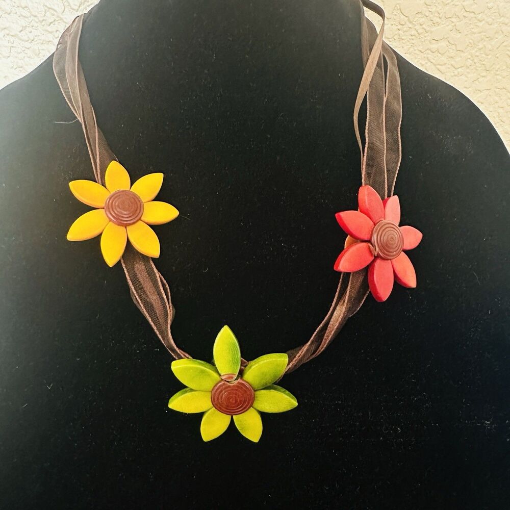 Maryposa Columbia Flower Necklace Ribbon Adjustable‎ Boho Floral